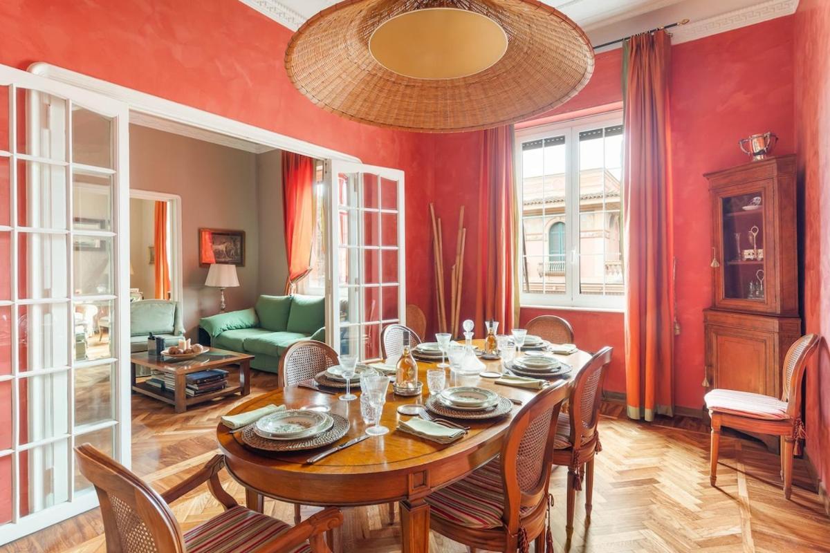 Casa Augusta, A Burghesius Roma